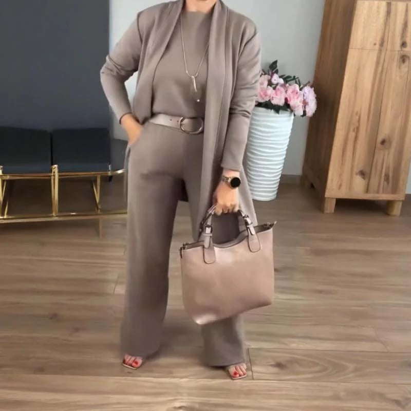 ⏳Specialus riboto laiko pasiūlymas⏰Elegantiškas trijų dalių komplektas, kurį sudaro ilgas megztinis, palaidinė ir kelnės💞-LT